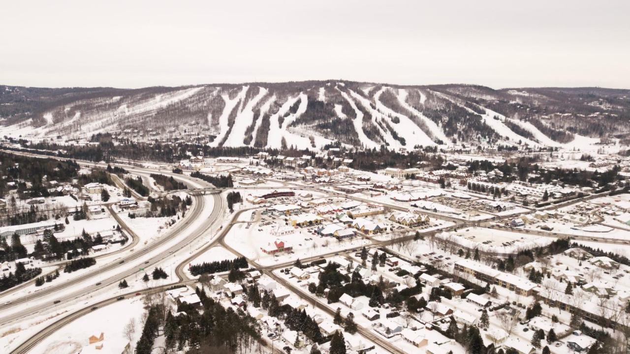 Au Coeur De Saint-Sauveur Bed & Breakfast Bagian luar foto